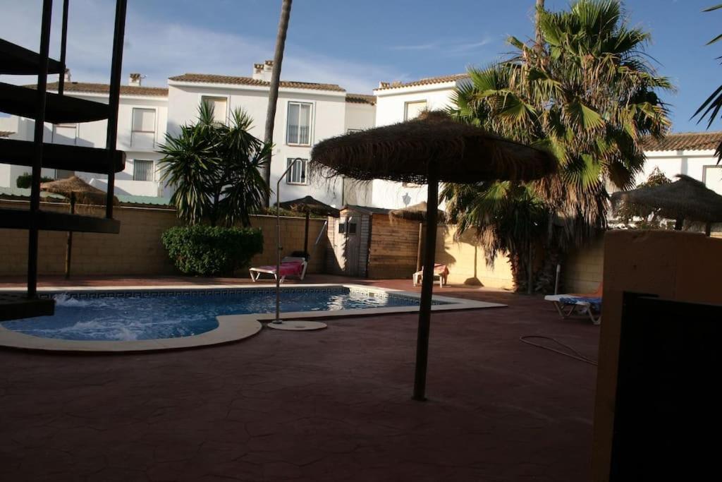 Selecta - Chalet Primera Linea Piscina Y Parking Isla Canela Esterno foto